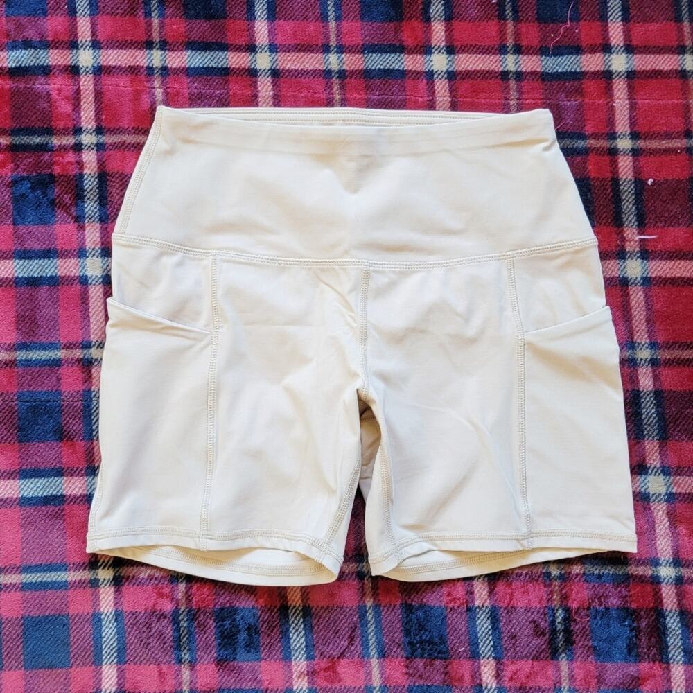Oalka High Rise Fitted Bike‎ Shorts